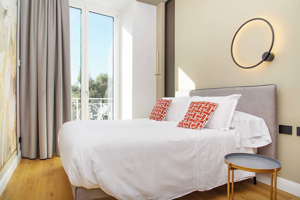 Entire apartment, Vesuvius Palace Aparthotel - Apollo Suite in Ercolano, Vesuvio National Park