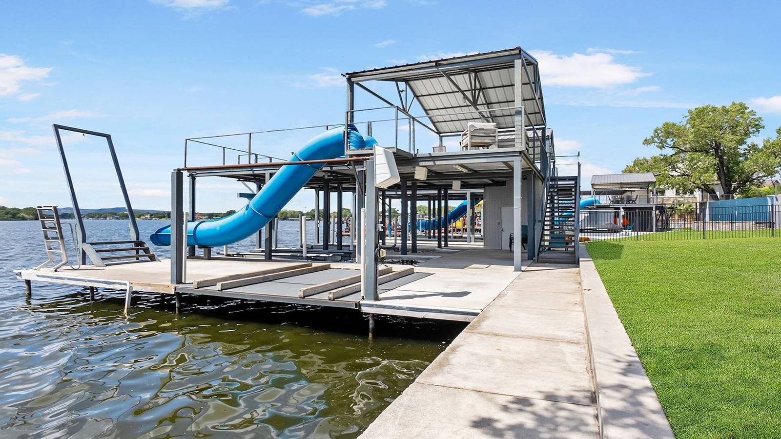 New Listing - Promo Price Waterfront Pool in Burnet County