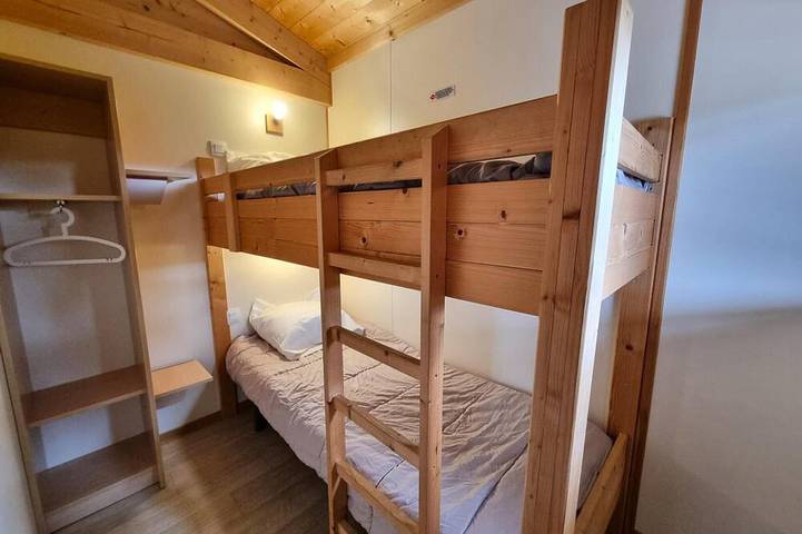 Gîte pour 6 personnes, avec jardin à Usson-en-Forez - 4