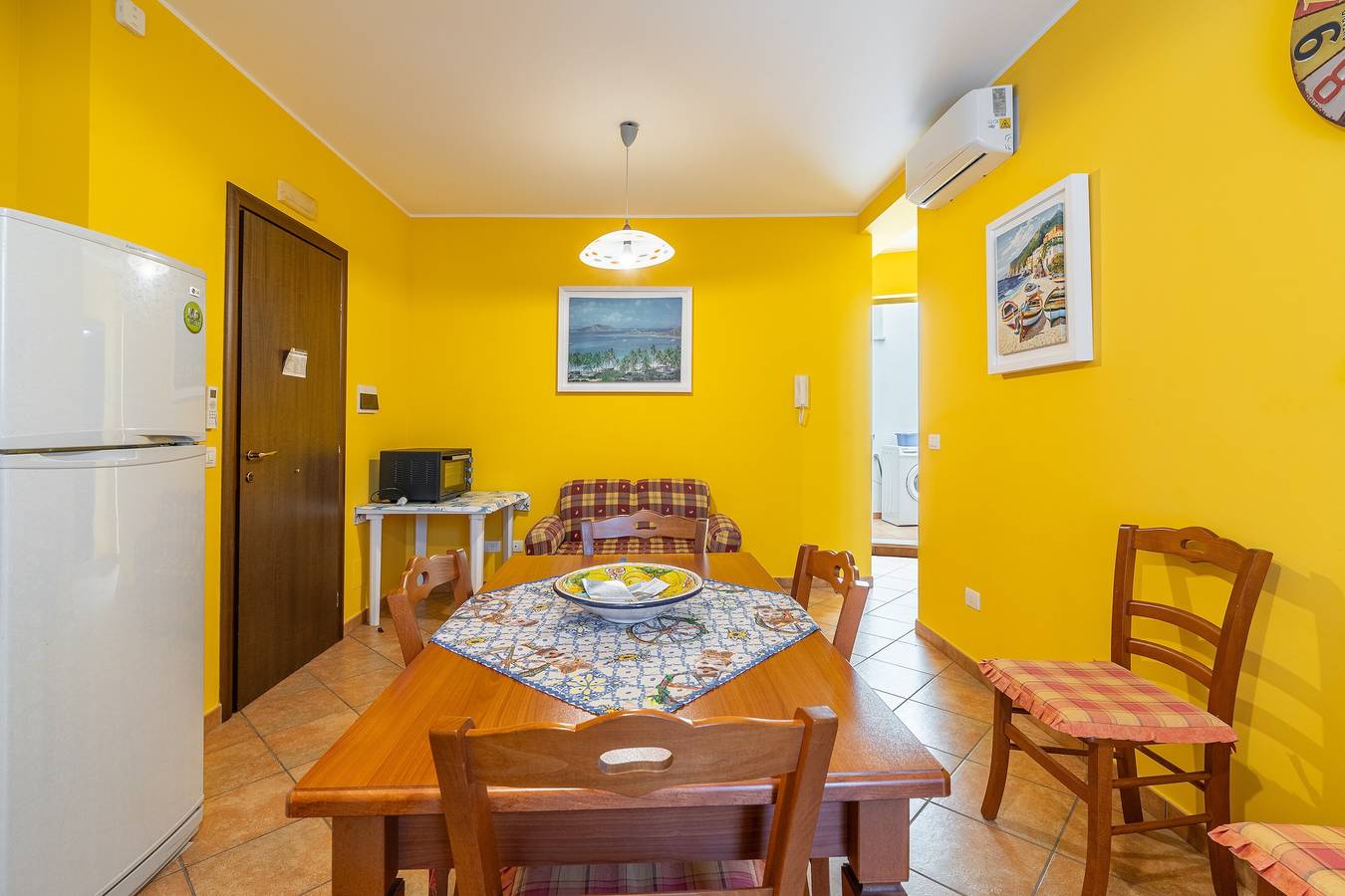 Entire apartment, ‘Saturno’ Apartment Steps from the Sea with Balcony, Wi-Fi & Air Conditioning in Capo Passero, Portopalo di Capo Passero