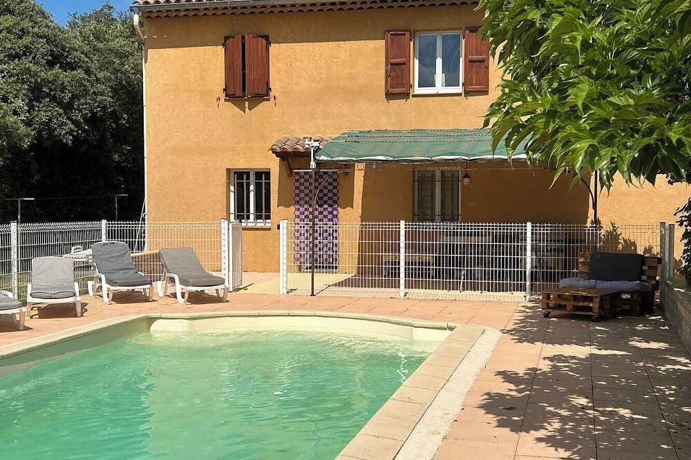 Appartement entier, Appartement 4 pers  à 7 km des gorges du verdon avec piscine in Montmeyan, Région de Brignoles