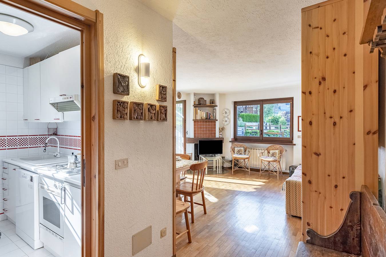 Ganze Wohnung, Ferienwohnung in Mountain View: Gemütlicher Rückzugsort in der Nähe von Skiliften und Restaurants in Dolonne, Courmayeur