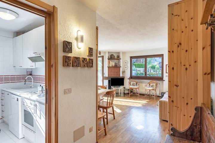 Ganze Wohnung, Family Apartment Steps From Ski Lifts in Dolonne, Courmayeur