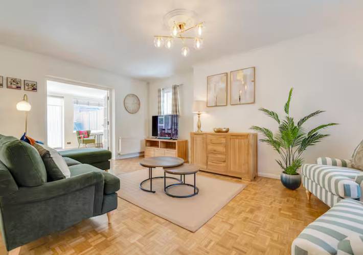 Spacious Home near Addenbrookes with Free Parking - Pass the Keys in Queen Edith's Ward, Cambridge