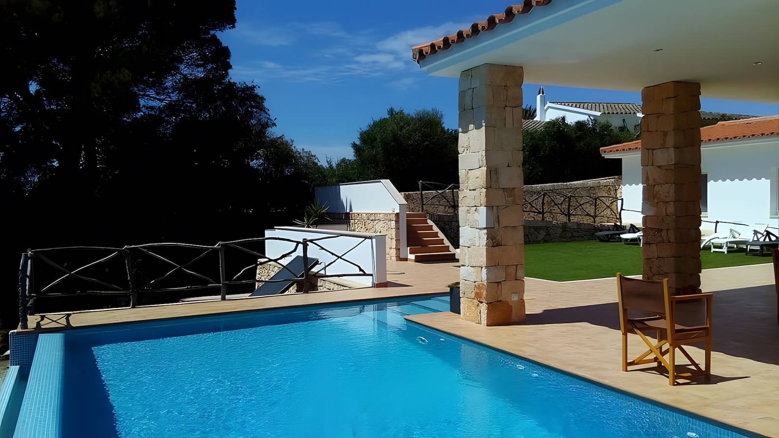 Casa Vacacional 'Hermosa Villa con Vistas al Mar', Wi-Fi y Aire Acondicionado in Binissafuller, Sant Lluís