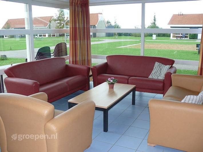 Bungalow für 10 Personen, mit Balkon/Terrasse und Terrasse sowie Sauna in Zeeland - 2