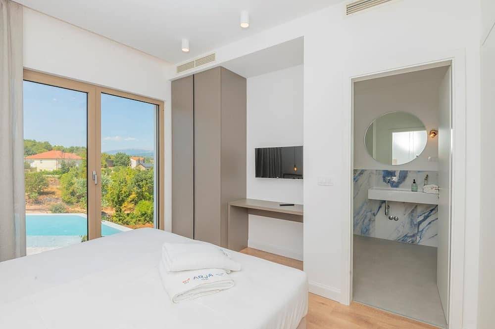 Luxury villa Azure in Imotski, wellness oasis in Imotski, Makarska Riviera