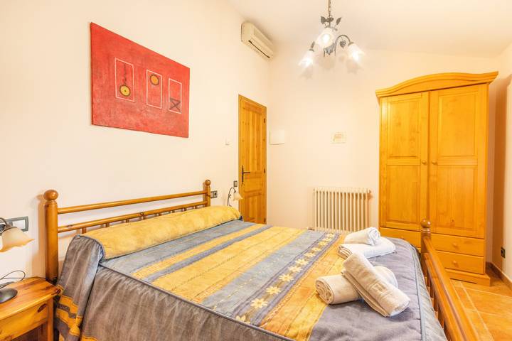 Ferienwohnung für 2 Personen, mit Balkon und Garten