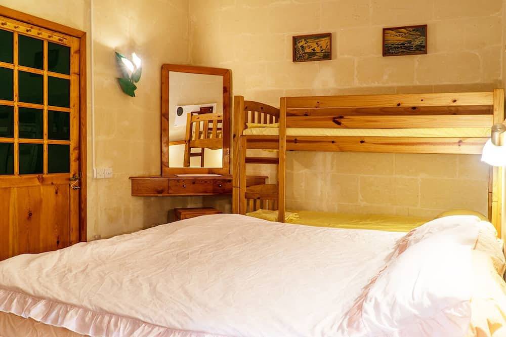 Ganze Wohnung, Dereks Marsalforn-Haus in Zebbug, Gozo