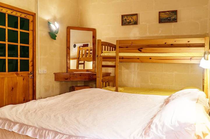 Ganze Wohnung, Dereks Marsalforn-Haus in Marsalforn, Zebbug