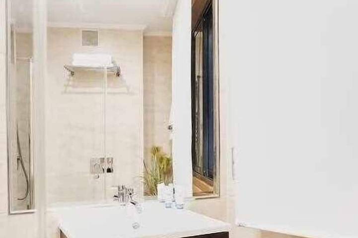 Entire apartment, New brown apartment in Pontevedra City, Rías Baixas