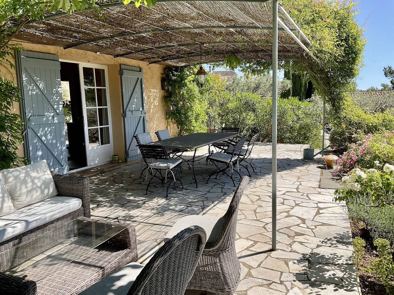 Arts &Flores, maison de vacances pour 6, air conditionné, piscine privée (chauffée) in Cotignac, Région de Brignoles