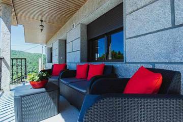 Gîte pour 6 personnes, avec jardin et terrasse, animaux acceptés à Entrimo