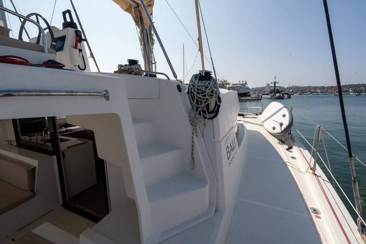 Bateau pour 8 personnes dans Port Pin Rolland - 4