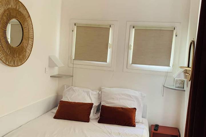 Gîte pour 4 personnes, avec jacuzzi ainsi que piscine et jardin, animaux acceptés dans Golf De Cap Esterel - 2