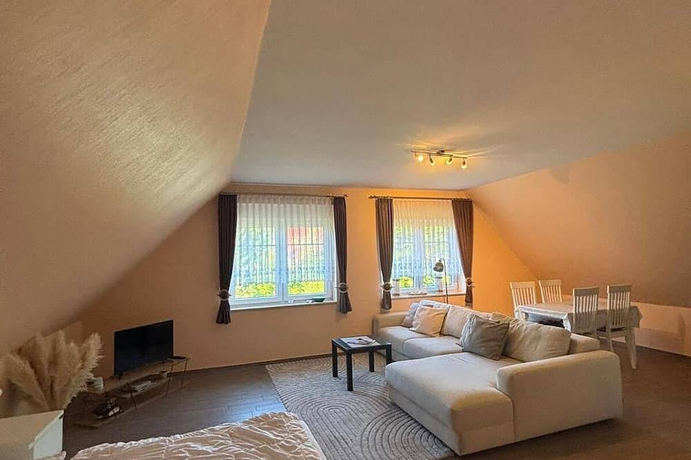 Ganze Wohnung, Gemütliche Ferienwohnung \"Waldblick\" in Ostseenähe. \nhaustierfreundlich! in Neu Hirschburg, Ribnitz-Damgarten