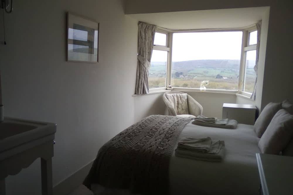 Purbeck cottage near Swanage &  Studland -  views of Corfe and I of Wight in Dorset