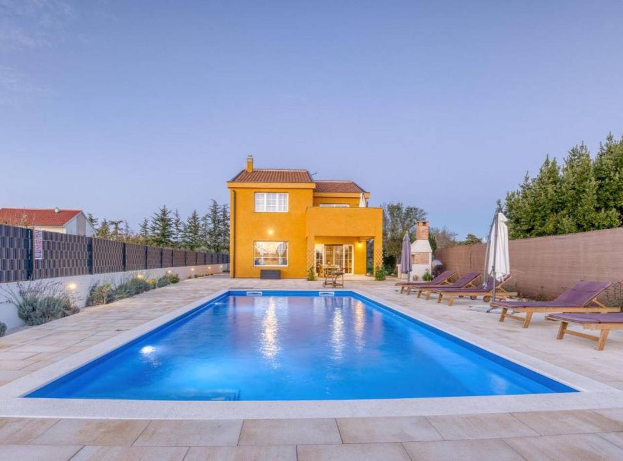 Villa für 8 Personen mit Meerblick in Nin, Zadar