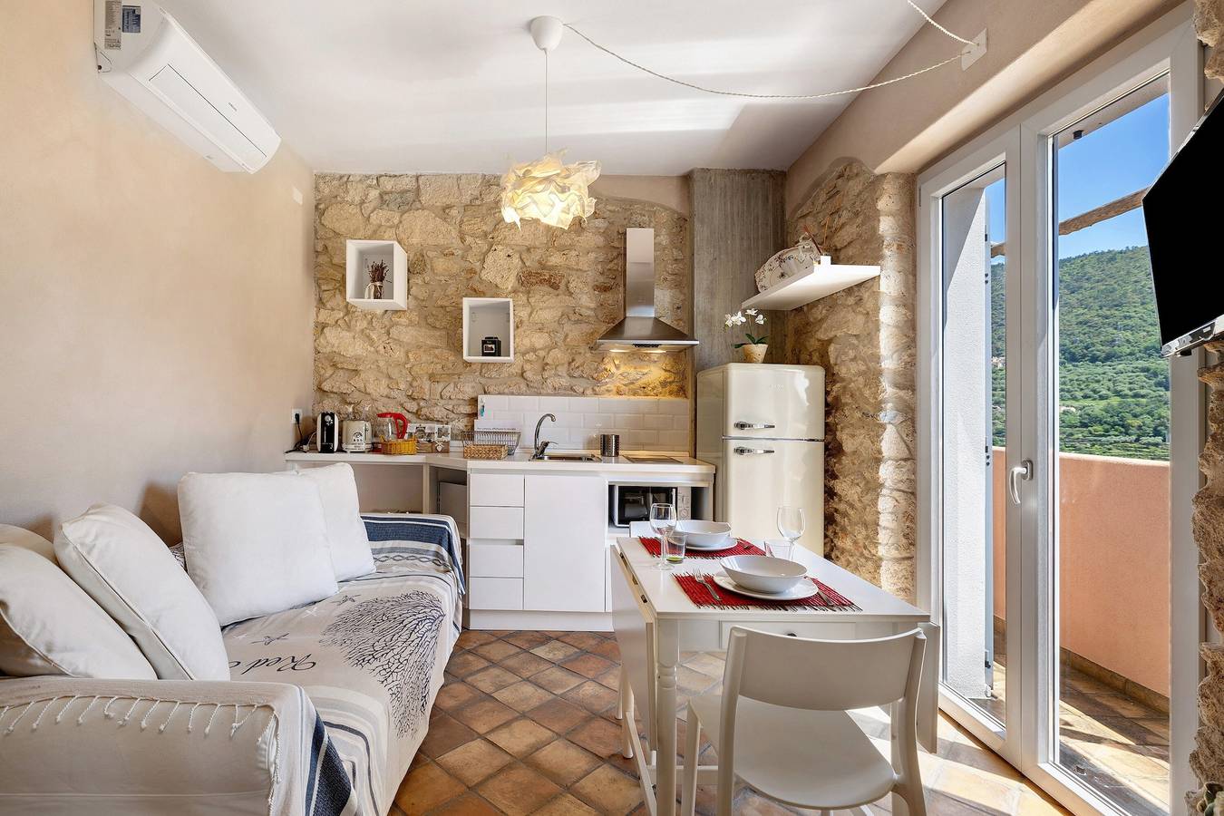 Ganze Wohnung, Ferienwohnung "Casa Virginia - Vigna" mit Meerblick, Gemeinschaftspool und Wlan in Boragni, Orco Feglino