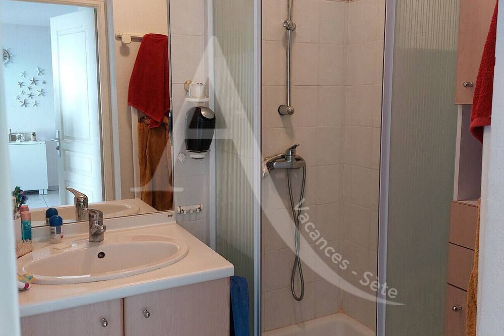 Appartement entier, T3 avec grande terrasse vue mer 180 degrés in Mont Saint-Clair, Sète