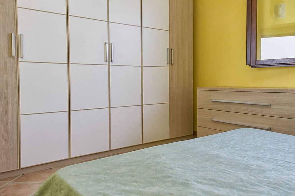 Haus mit privatem Pool und Tennisplatz. Seeblick in Castelsardo, Sassari Provinz
