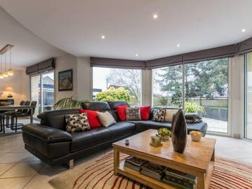 Gîte pour 8 personnes, avec jardin et jacuzzi dans Carolles Plage