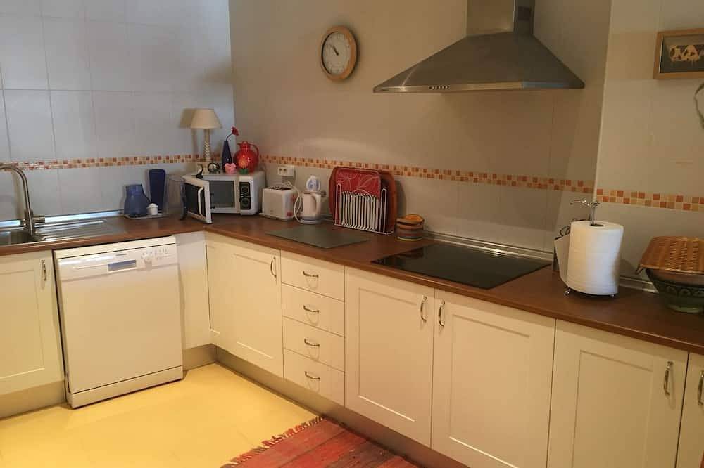 Entire apartment, Apartment with spectacular sea views, close to the beach. Pets allowed in La Herradura, Almuñecar