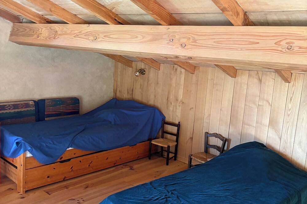 In the heart of Livradois Forez, superb barn converted for groups in Escoutoux, Livradois-Forez Regional Nature Park