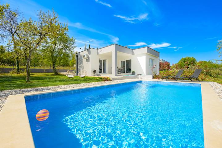 Villa für 4 Personen, mit Pool und Terrasse, mit Haustier - 1