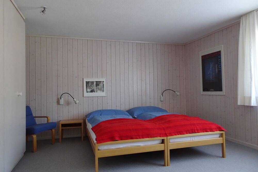 Ganze Wohnung, Monique Nr. 1 Appartement/Fewo, Dusche oder Bad, Wc 4-Bettwohnung in Saanenmöser, Saanen