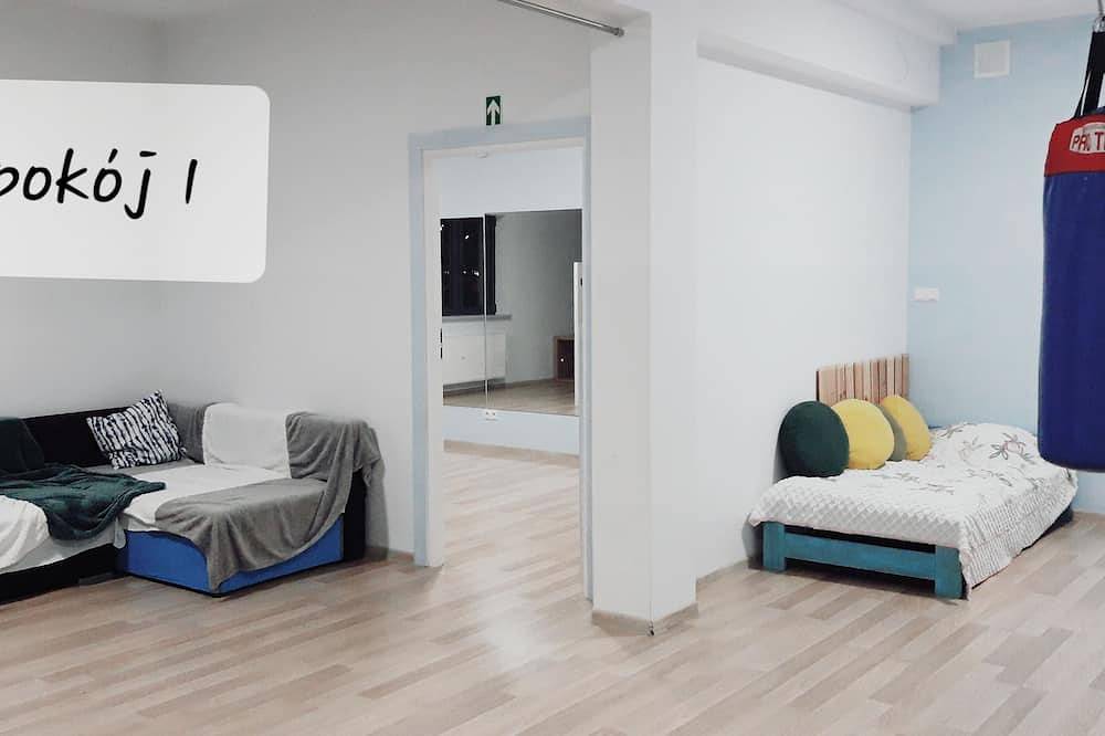 Gallery of Colors - a room with private bathroom in Łódź, Region Lodz