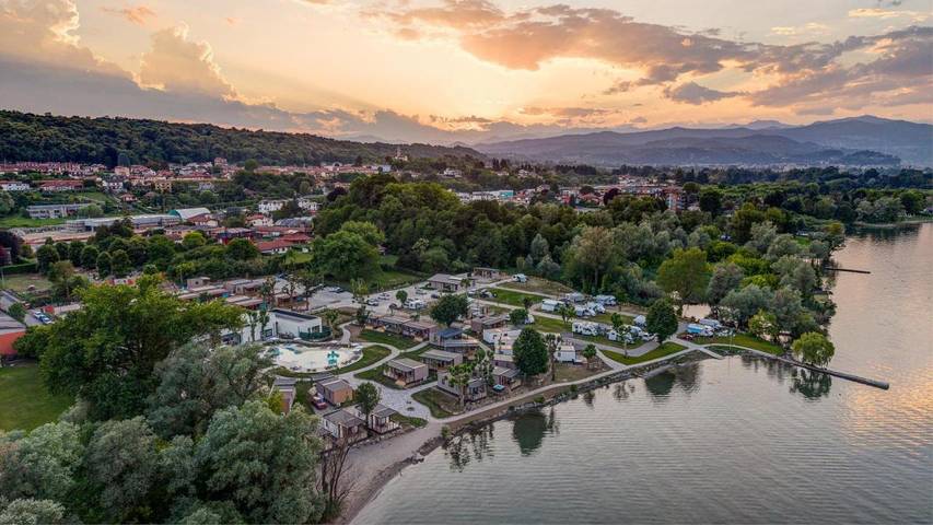 Camping für 5 Personen, mit Ausblick und Sauna sowie Pool und Garten, mit Haustier am Lago Maggiore - 2