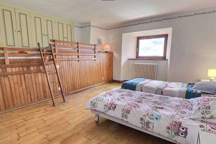 Gîte pour 8 personnes, avec jardin et terrasse, animaux acceptés à Sagnes-et-Goudoulet - 4