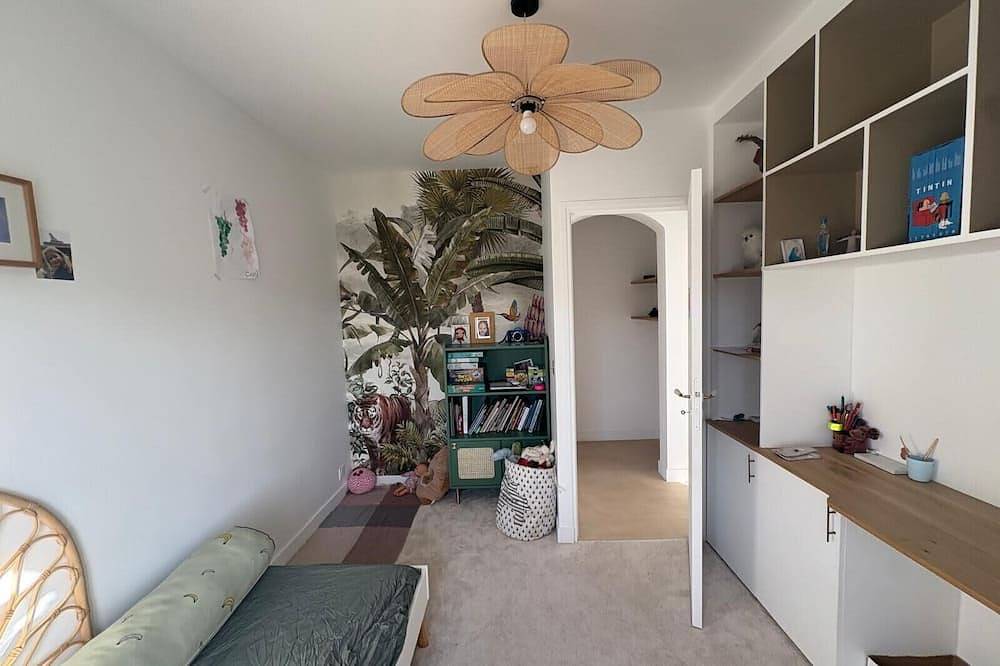 Entire apartment, Spacious stay in Suresnes, ideal for families! in Suresnes, Hauts-de-Seine