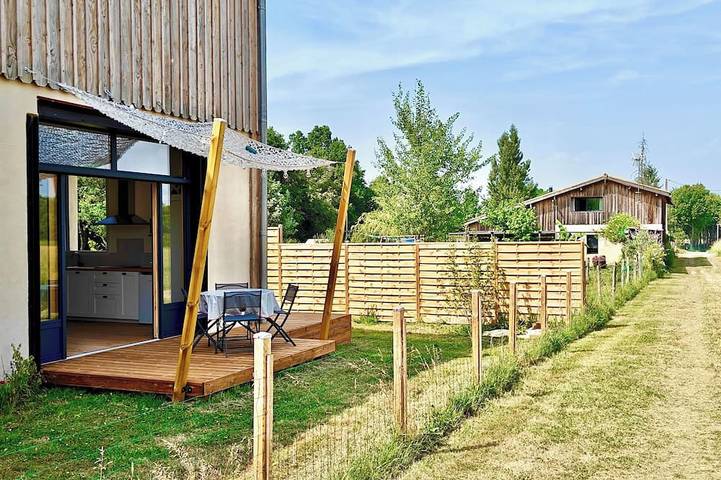 Gîte pour 4 personnes, avec jardin et terrasse à Coimères