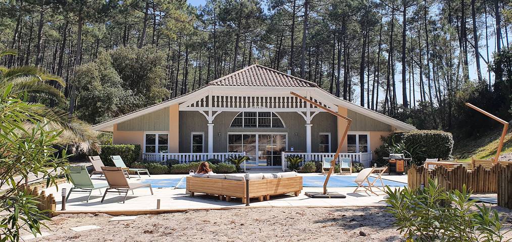 Location de vacances pour 10 personnes, avec piscine ainsi que jardin et terrasse dans Golf de la Méjanne - 2