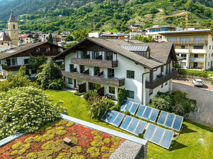 Entire apartment, Apartment 'Kortscherhof Apt Typ 6-3' with Mountain View, Shared Garden and Wi-Fi in Kortsch, Silandro