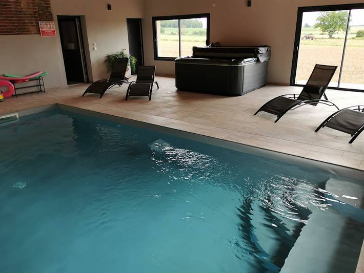 Gîte pour 14 personnes, avec terrasse ainsi que jacuzzi et jardin - 1