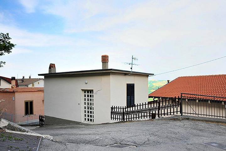 Location de vacances pour 3 personnes, avec Balcon ainsi que Terrasse et Vue à Lama dei Peligni