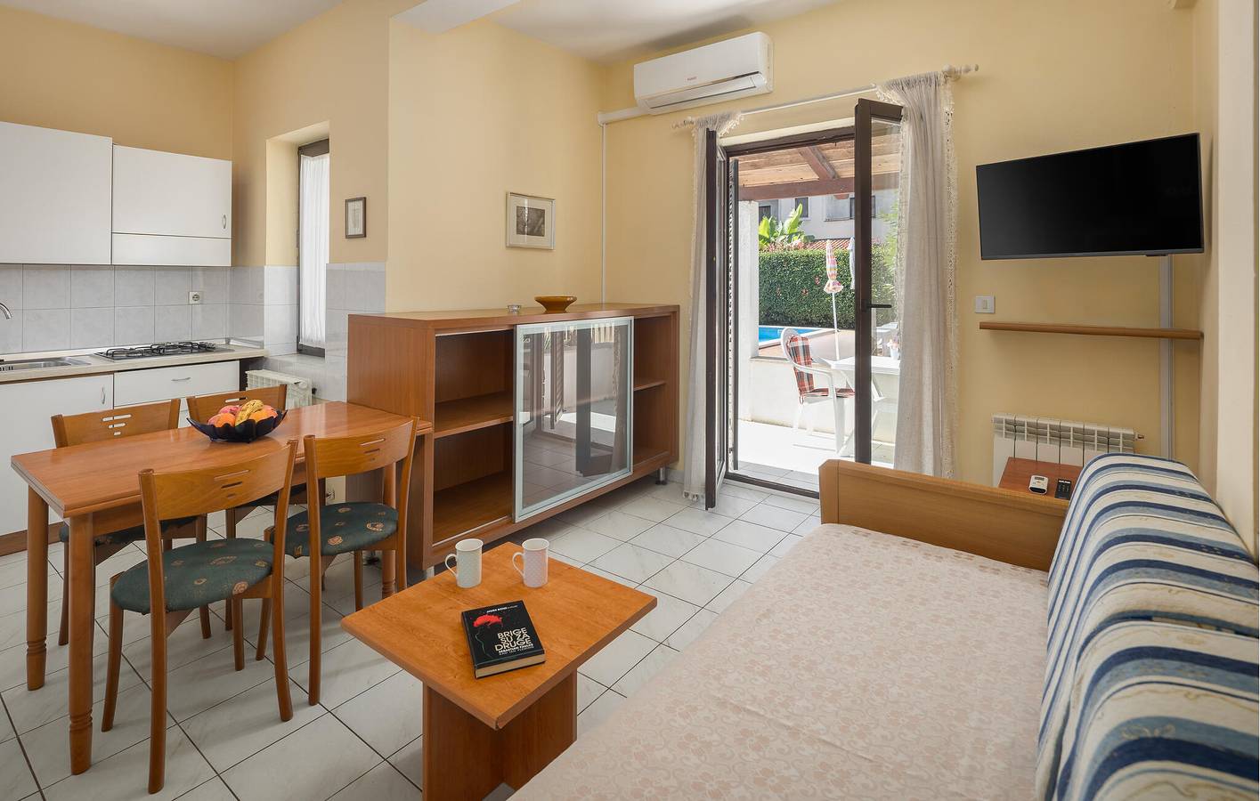 Ganze Ferienwohnung, Charmante Ferienwohnung in der Nähe der Küste, mit Pool und Terrasse in Kukci in Kukci, Porec und Umgebung