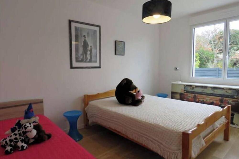 Maison Chaleureuse Cité en Centre Ville a 15 Minute de la Plage in Jard-sur-Mer, Vendée