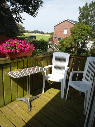 Gemütliches Ferienhaus mit Terrasse in Nordstrand (Gemeinde), Nordstrand