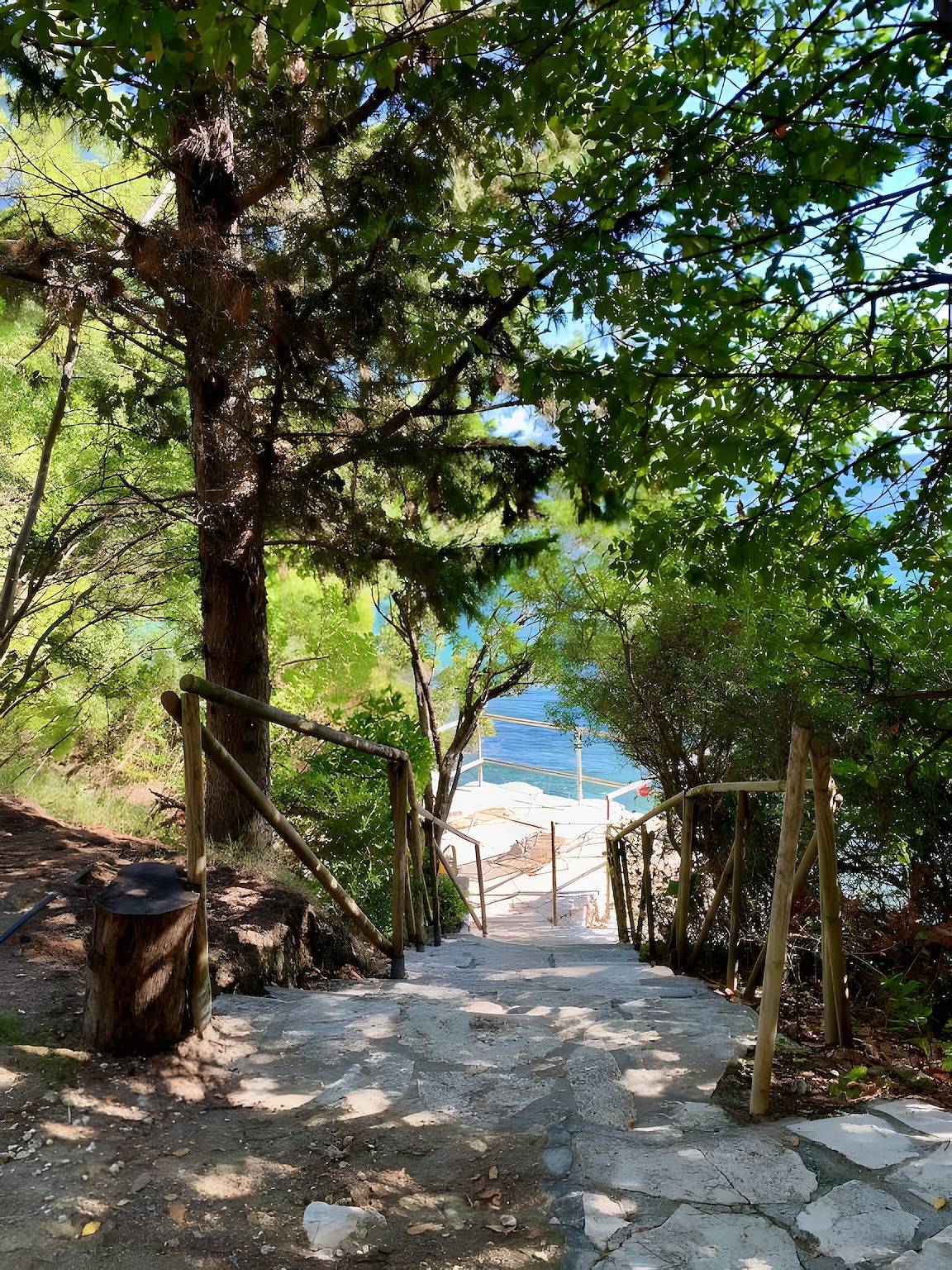Villa 'Ktima Bird Paradise - Three-Bedroom' with Sea View, Balcony and Wi-Fi in Geni, Greece
