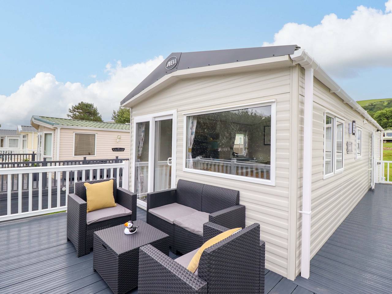 8 Puffin Way in Llwyngwril, Snowdonia