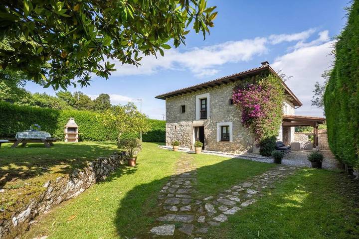 Casa rural para 8 personas, con balcón además de vistas y jardín, Familias con niños en Hontoria - 2
