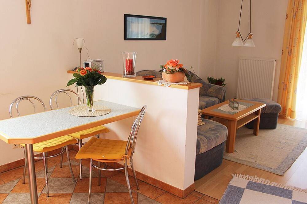 Entire apartment, Gemütliche Ferienwohnung (45qm) mit Balkon in Bad Birnbach, Eastern Bavaria