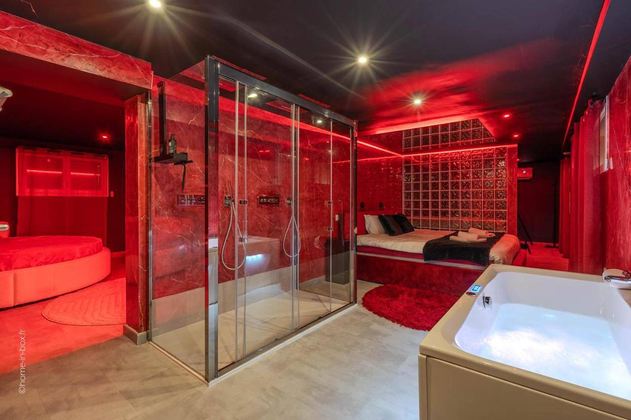 Appartement entier, L'Interdit, Confort et Sensualité in La Ferté-Gaucher, Seine-et-Marne
