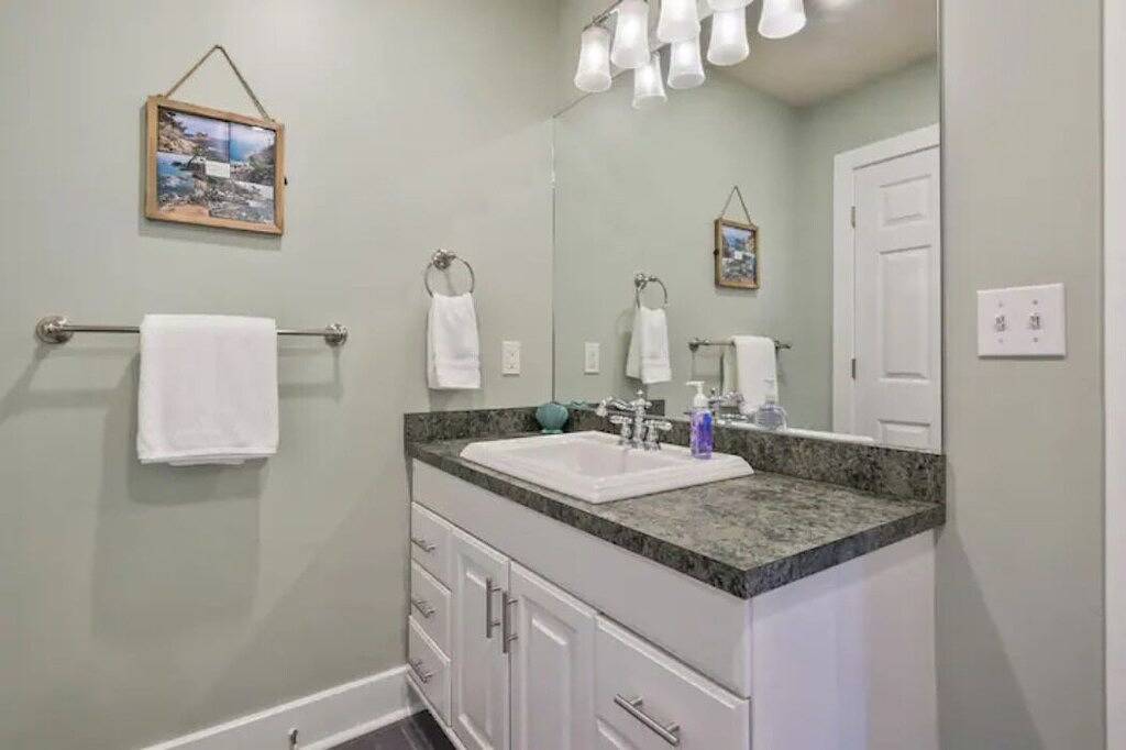 Hidden Gem near the Beach and Downtown-Guest House only in Gulfport, Harrison County