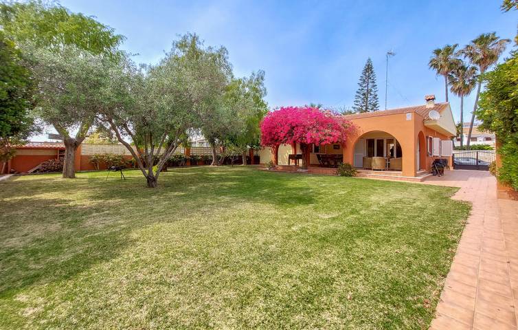 Casa de vacaciones para 9 personas, con terraza y jardín - 1