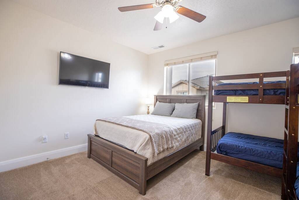 Zion Village Oasis by the Pool w/ Lazy River ☼ in Hurricane, Zion Nationalpark